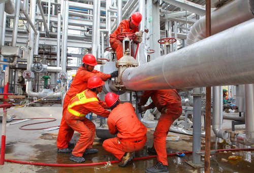 我国炼油厂进口飙升 支撑原油需求