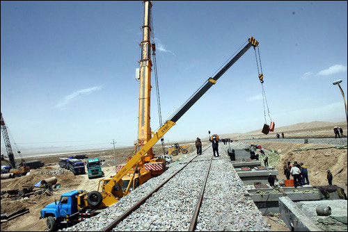 铁路建设仍在增长期 今年投资不止8000亿