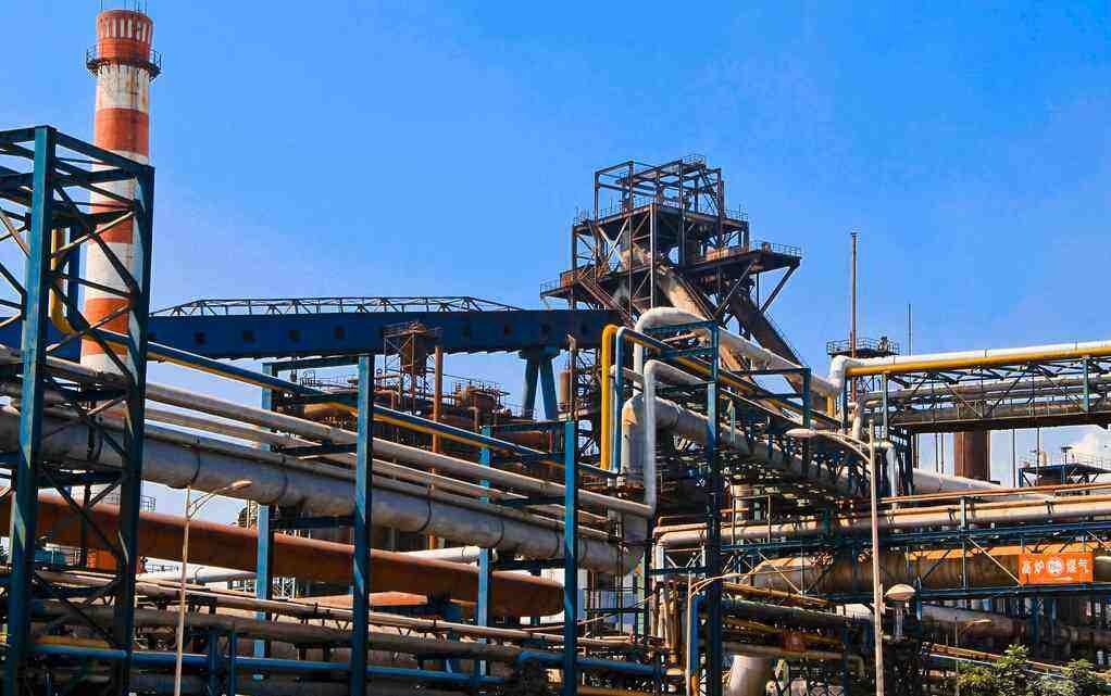 1-2月化学原料和化学制品制造业同比增长5.2%